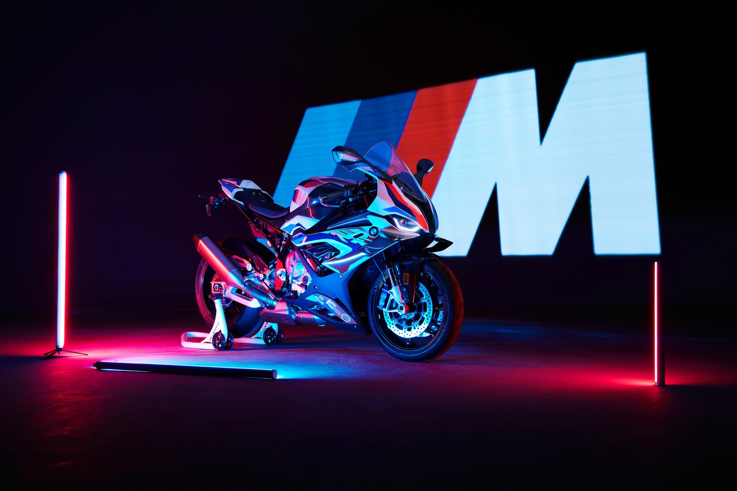 Новий супербайк BMW M 1000 RR